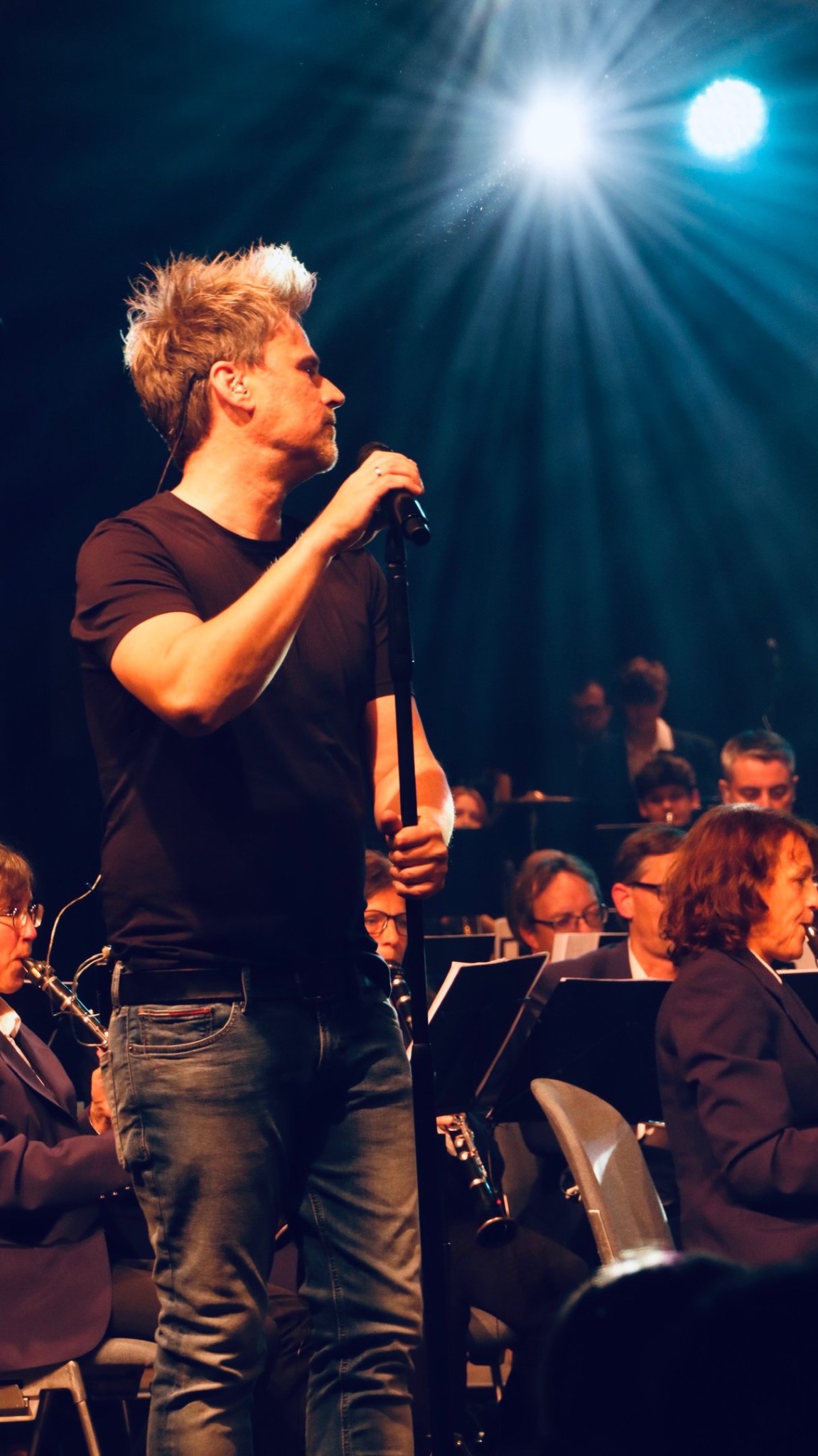 Robin Henderson live